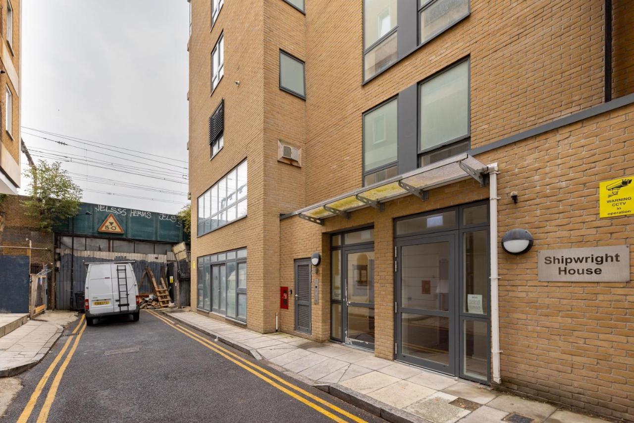 Apartamento The Limehouse Classic - Endearing 2bdr Flat With Balcony Londres